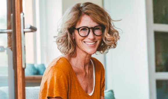 femme qui prépare sa retraite en investissant dans l'immobilier avec Nexity