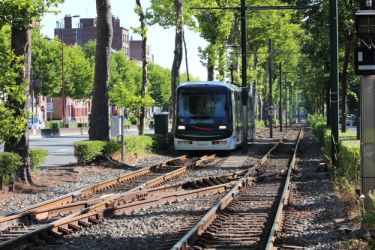 Train qui démarre à Roubaix
