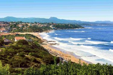 Plage du Pays Basque, département où Nexity propose de nombreux programmes immobiliers pour se lancer dans l'investissement locatif