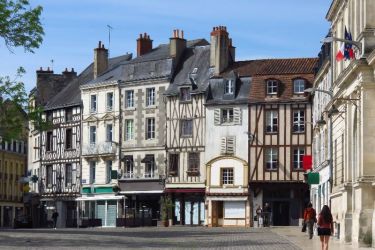 Centre ville de Poitiers et ses maisons à colombages