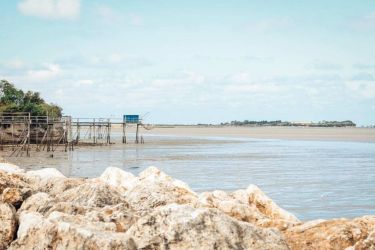 Vue sur l'île Madame depuis Port-des-barques