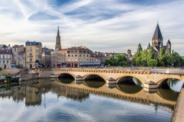 Pont des morts de la ville de Metz, ville dont le marché immobilier est en pleine expansion