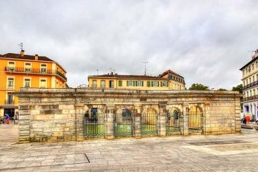Fontaine chaude de la ville de Dax