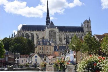 église située à amiens.