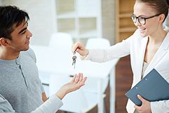 Remise des clés aux locataires d'un bien immobilier en loi Pinel