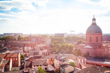 Une vue aérienne de Toulouse, la ville rose !