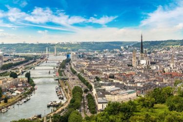 Vue sur la rive gauche de Rouen, ville idéale pour investir dans l'immobilier avec Nexity
