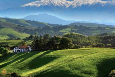 Vue sur les montagnes au Pays Basque